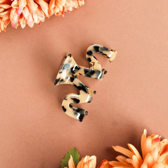 NEW Wavy Tortoise Shell Hair Clip • Neutral Claw Clip in Plastic Wrap - Picture 1 of 3